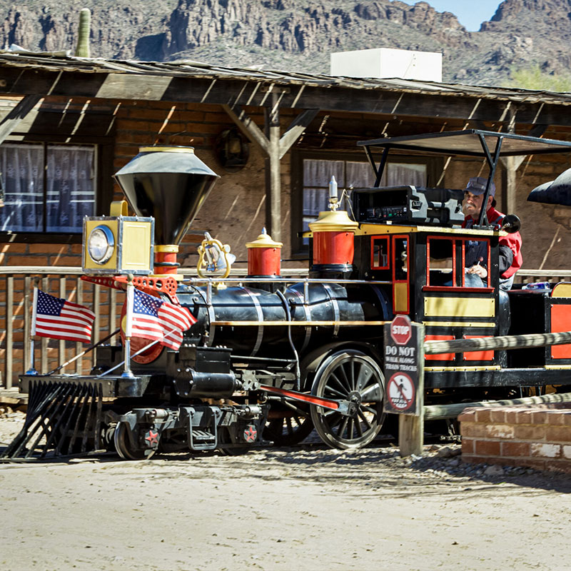 Train-ride-at-Old-Tucson